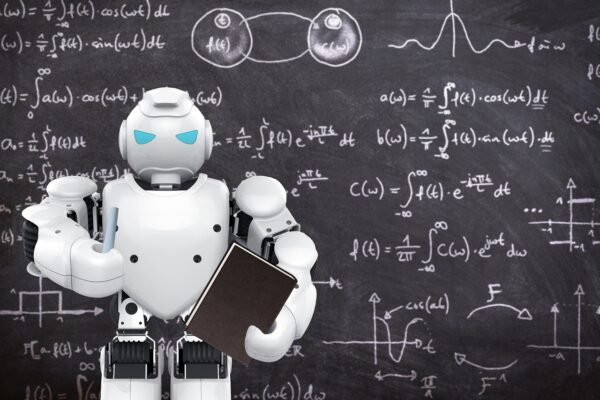 Un robot parado frente a una pizarra llena de problemas matemáticos.